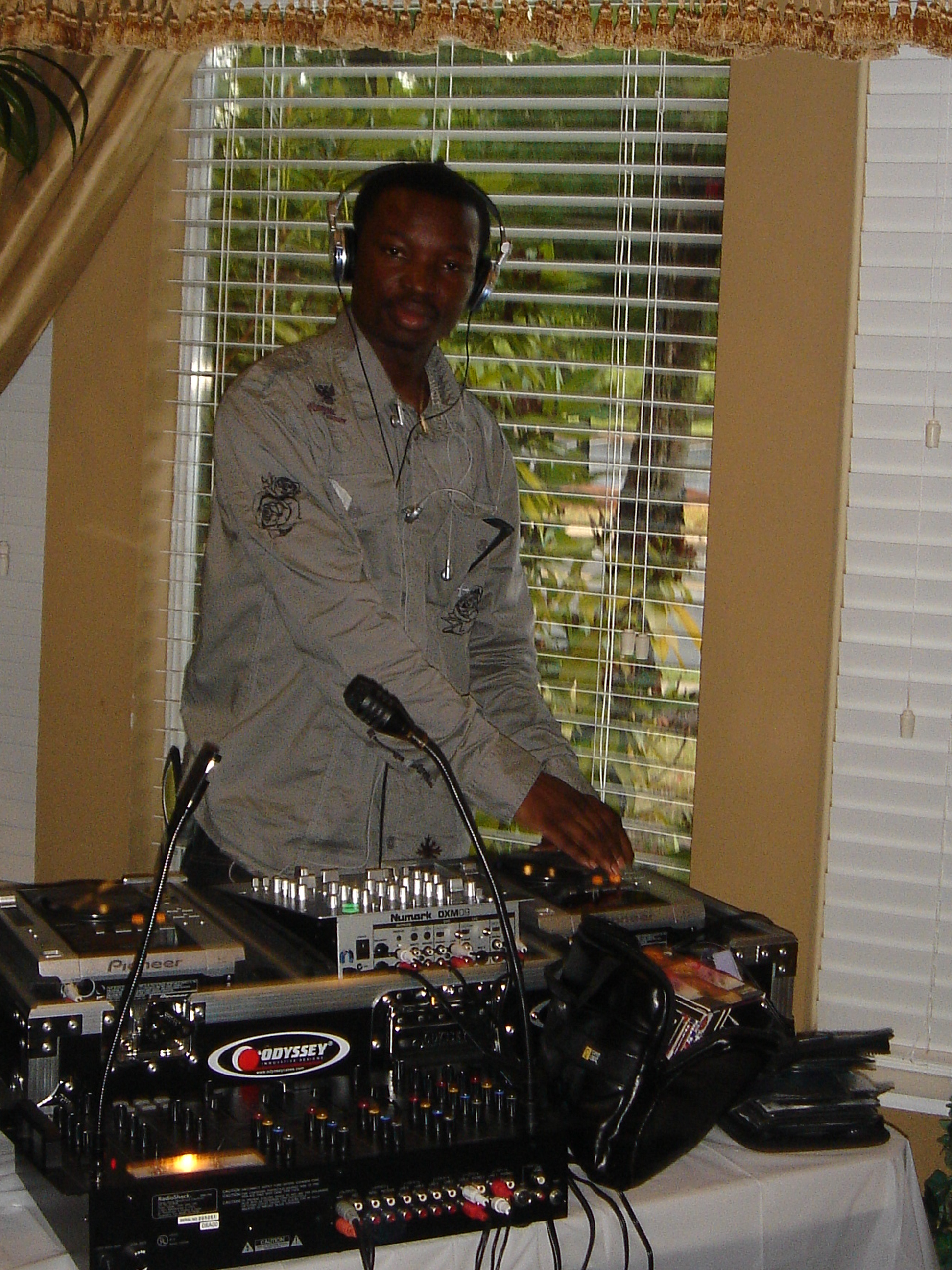 Nelson Adomako-Jones (DJ NELSON foren base)